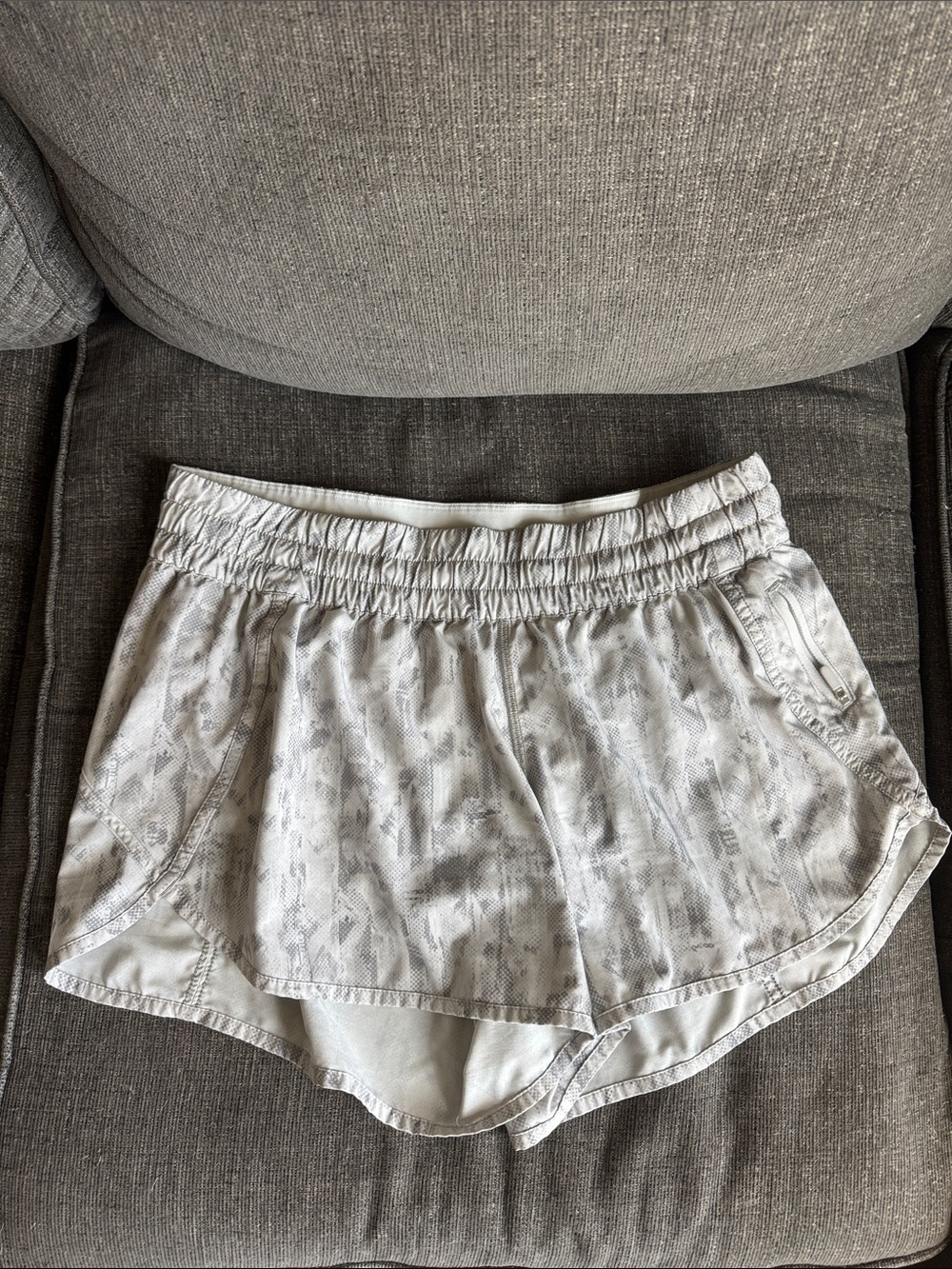 Lululemon Track That- Mid Rise 3" short
